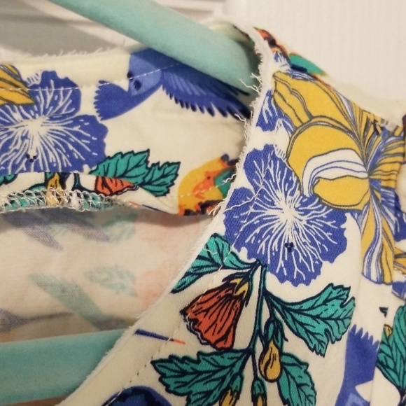 Mod Floral Top - Picture 4 of 4